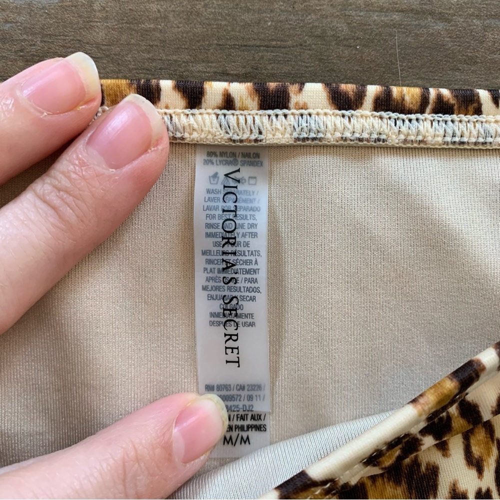Victoria’s Secret leopard print bikini bottoms - Picture 5 of 5